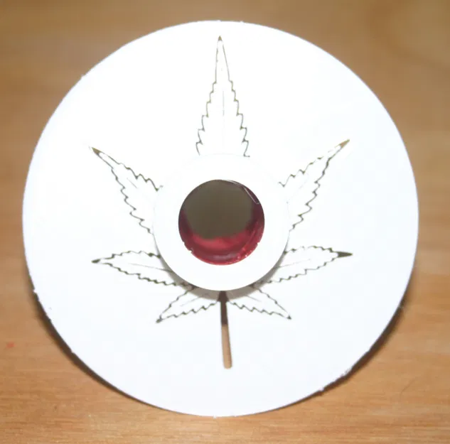 Lá cần sa - Image 1