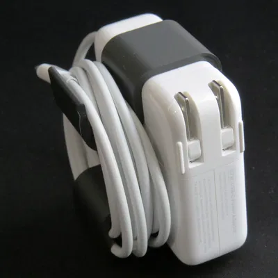 Bộ tổ chức cáp cho bộ chuyển đổi nguồn Apple 67W (tham số)