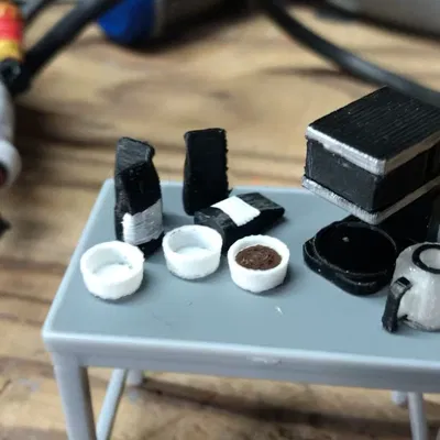 Máy pha cà phê và nồi (tỷ lệ 1:18)