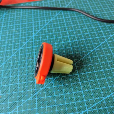 Núi điện thoại thông hơi ở chân xe