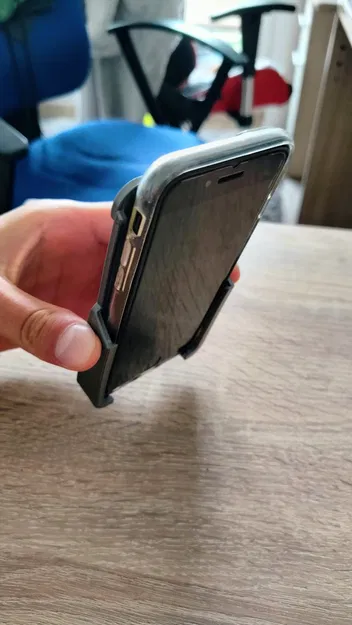 Người giữ điện thoại - Image 2