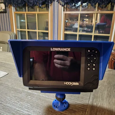 Lowrance Hook 7 tiết lộ nắng