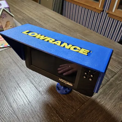 Lowrance Hook 7 tiết lộ nắng