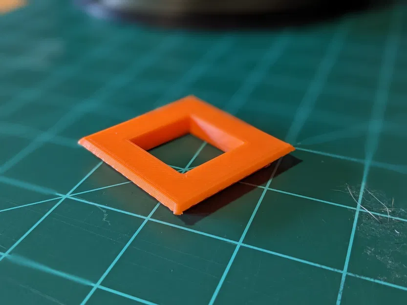 Nắp lỗ vuông - Image 1