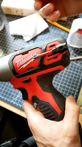 Người giữ bit từ tính cho trình điều khiển Milwaukee M12 - Image 1