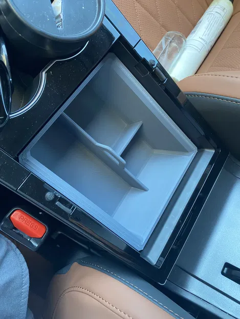 Hộp lưu trữ Chery Tiggo 8 - Image 1