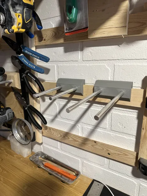 Người giữ công cụ chung cleat của Pháp - Image 1