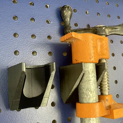 Gắn ống pegboard 1 "