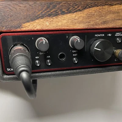 Focusrite Scarlett Solo 3. Bảng đính kèm/Bảng tốt nhất, Montage