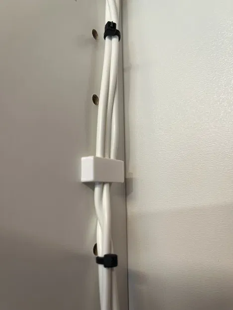 Clip cáp ikea pax - Image 1