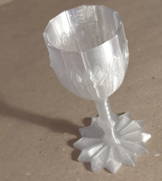 Chiếc cốc pha lê - Image 1