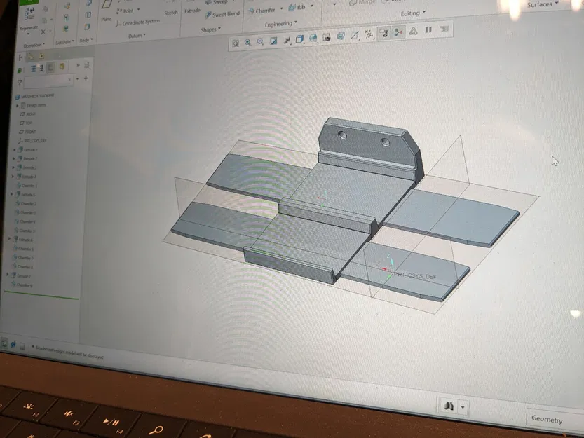 Hotwheels/Matchbox cạnh nhau, đầu nối tường - Image 3