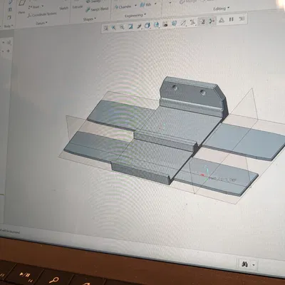 Hotwheels/Matchbox cạnh nhau, đầu nối tường