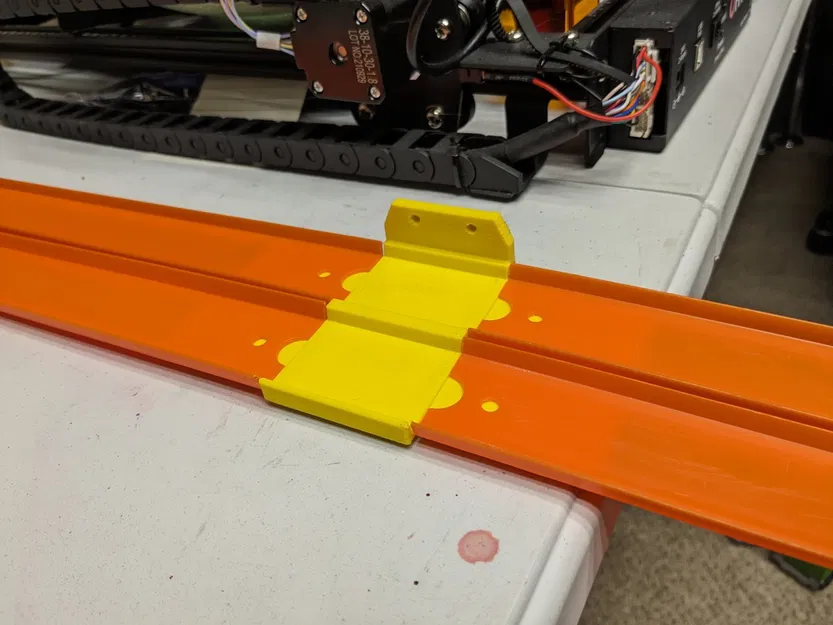 Hotwheels/Matchbox cạnh nhau, đầu nối tường - Image 5