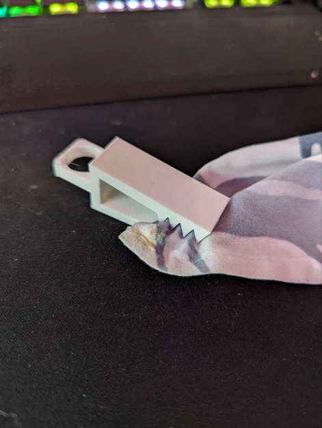 Tapestry/Flag Hanger - Image 1