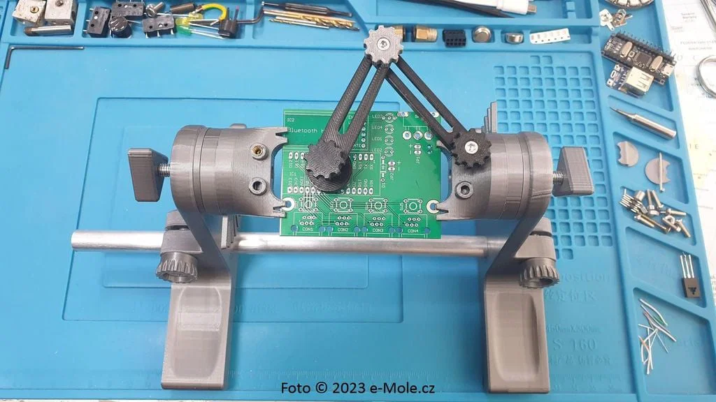 Chủ sở hữu PCB được phối lại 1.2 - Image 1