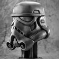 Mũ bảo hiểm Stormtrooper trên Piedestal (STL) - Thumbnail 1