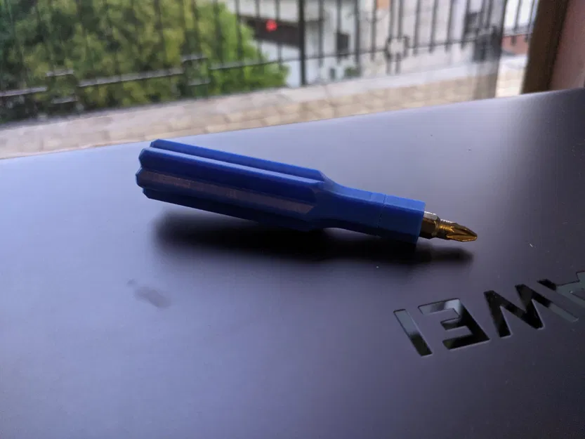 Tuốc nơ vít từ nhỏ và cứng đầu - Image 1