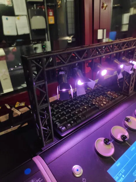 Đèn nhà hát nhỏ - Image 3