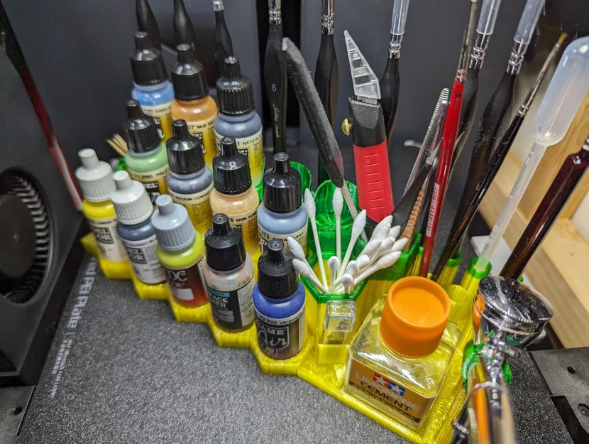 Vallejo Paint, Airbrush, Tools and Brush - Image 4
