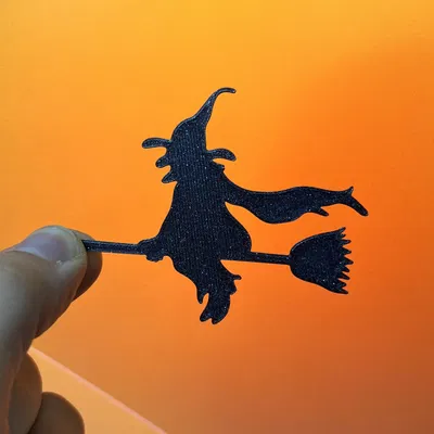 Một phù thủy trên một cây chổi