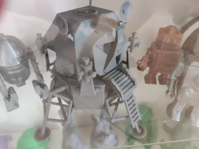 Mô hình mặt trăng Apollo 11 - Image 1