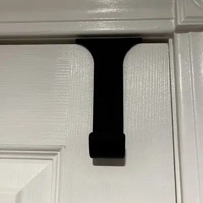 trượt trên cửa