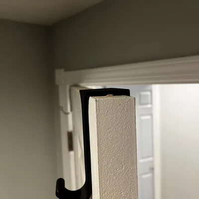 trượt trên cửa