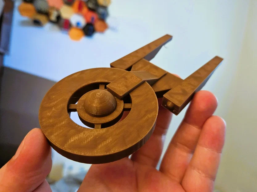 USS Discovery ... nhưng là một món đồ chơi? - Image 3