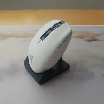 Chuột phổ quát đứng