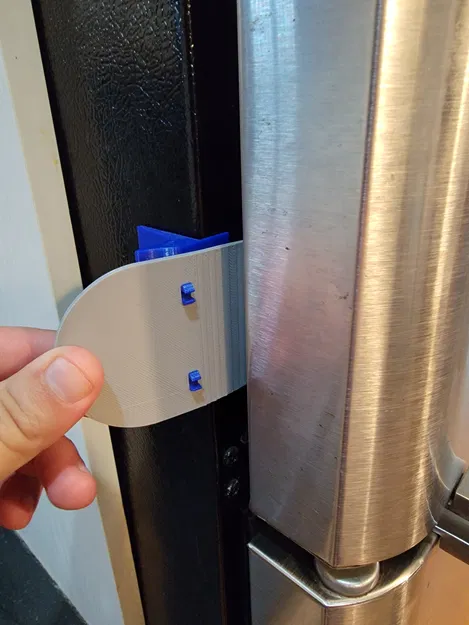 Mở cửa tủ lạnh - Image 2