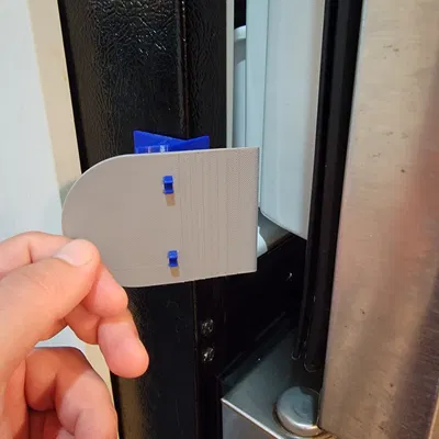 Mở cửa tủ lạnh