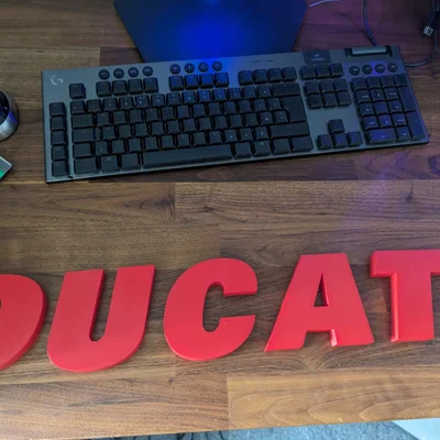 Ducati Dấu hiệu chữ lớn