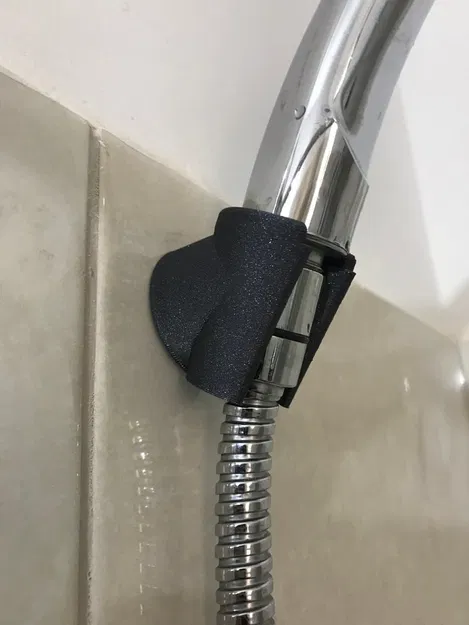 Người giữ vòi hoa sen - Image 1