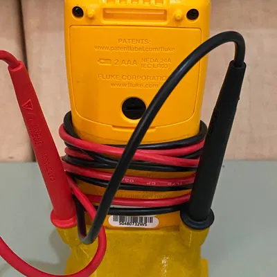 Người giữ Fluke 101 với vị trí cho khách hàng tiềm năng