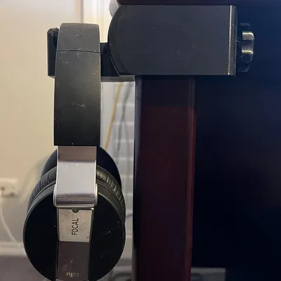 Gắn tai nghe (góc phải)