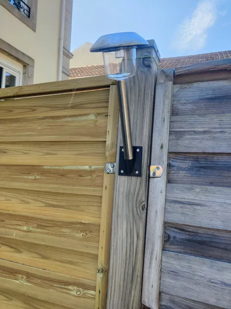 Hỗ trợ đèn sân vườn treo tường - Image 1