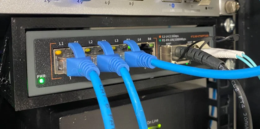 Công tắc mini 10GB/2.5 GB bên trái Rackmount - Image 2