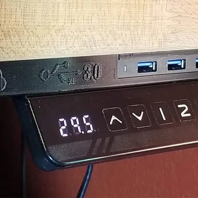 Dưới bộ mở rộng bằng tai nghe/thanh âm thanh và trung tâm ANKER USB 3.0