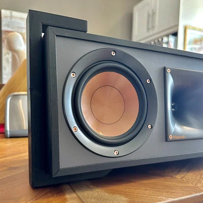 Giá đỡ loa treo cho loa kênh trung tâm Klipsch R52C