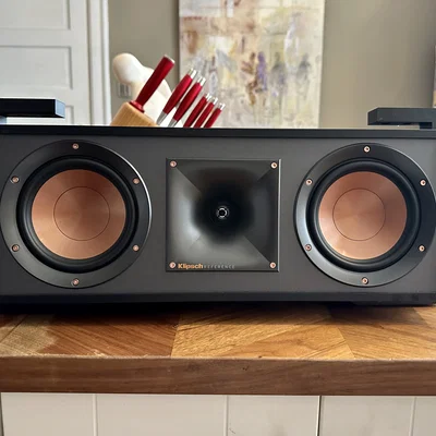 Giá đỡ loa treo cho loa kênh trung tâm Klipsch R52C
