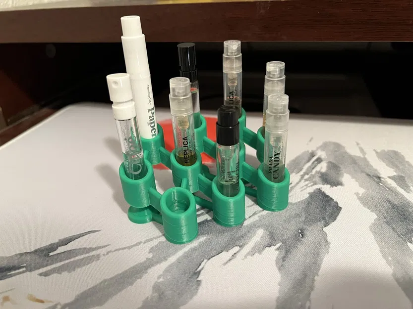 Đế hiển thị mẫu nước hoa phong cách - Image 1