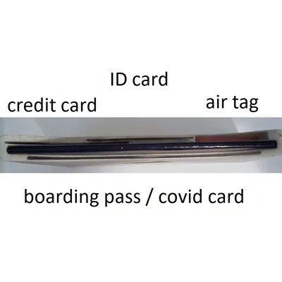 Vỏ hộ chiếu mỏng với giá đỡ Airtag