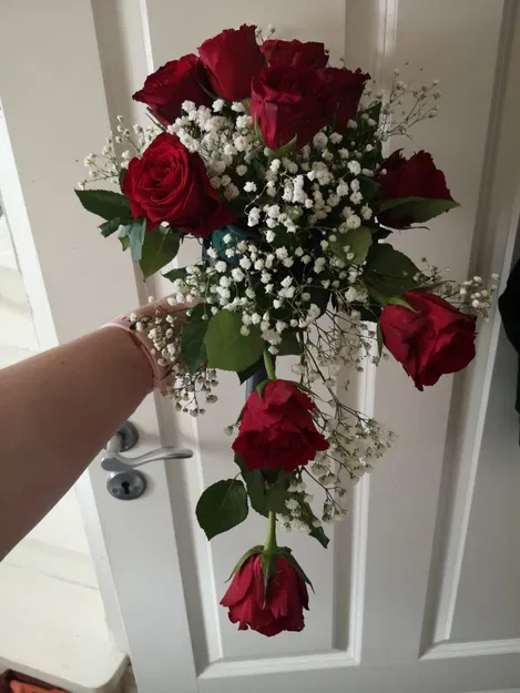 Người giữ bó hoa Cascade - Image 1