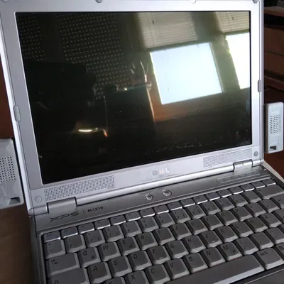 Nhà ở bên ngoài cho máy tính xách tay cũ