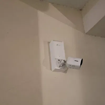 TP-Link EAP615, EAP225, EAP235 Spacer cho "ngoài trời" và tùy chọn với việc gắn camera an ninh.