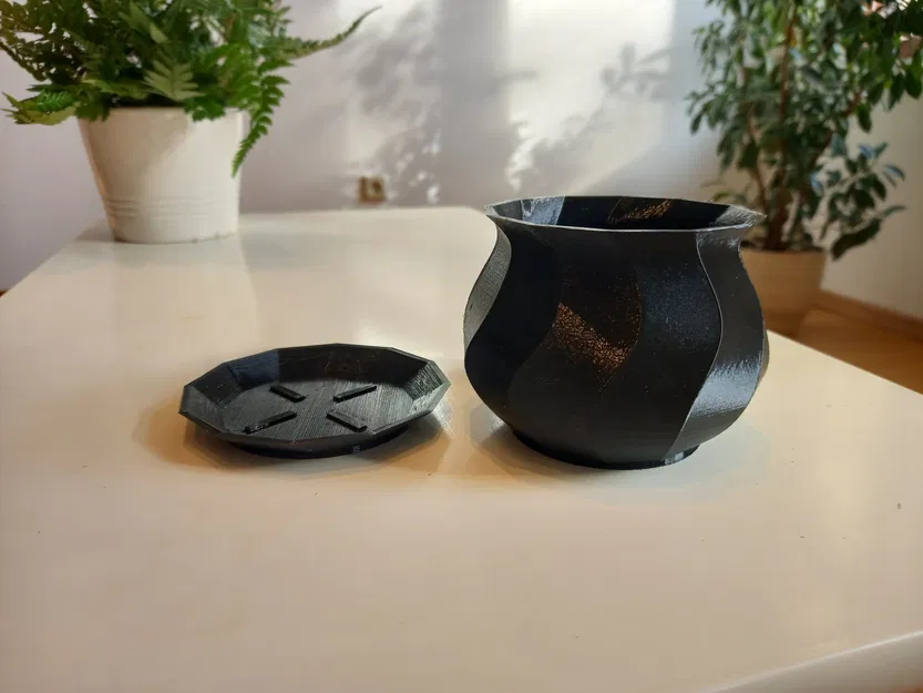 Nồi thực vật xoắn ốc với khay nhỏ giọt. - Image 1