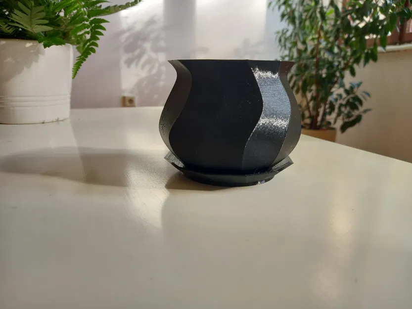 Nồi thực vật xoắn ốc với khay nhỏ giọt. - Image 2