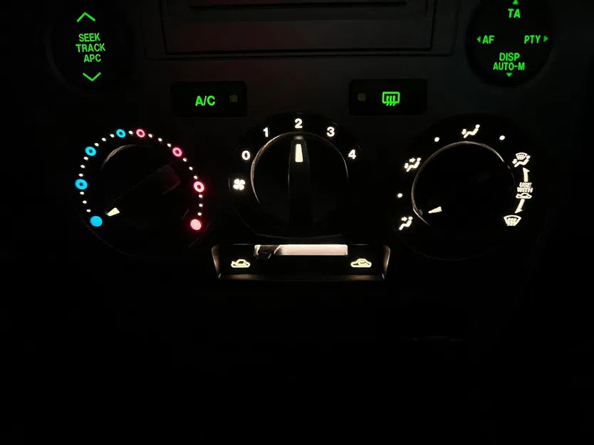 Mazda 2 núm - Image 6