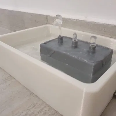 Đài phun nước mèo (chạy bằng USB)